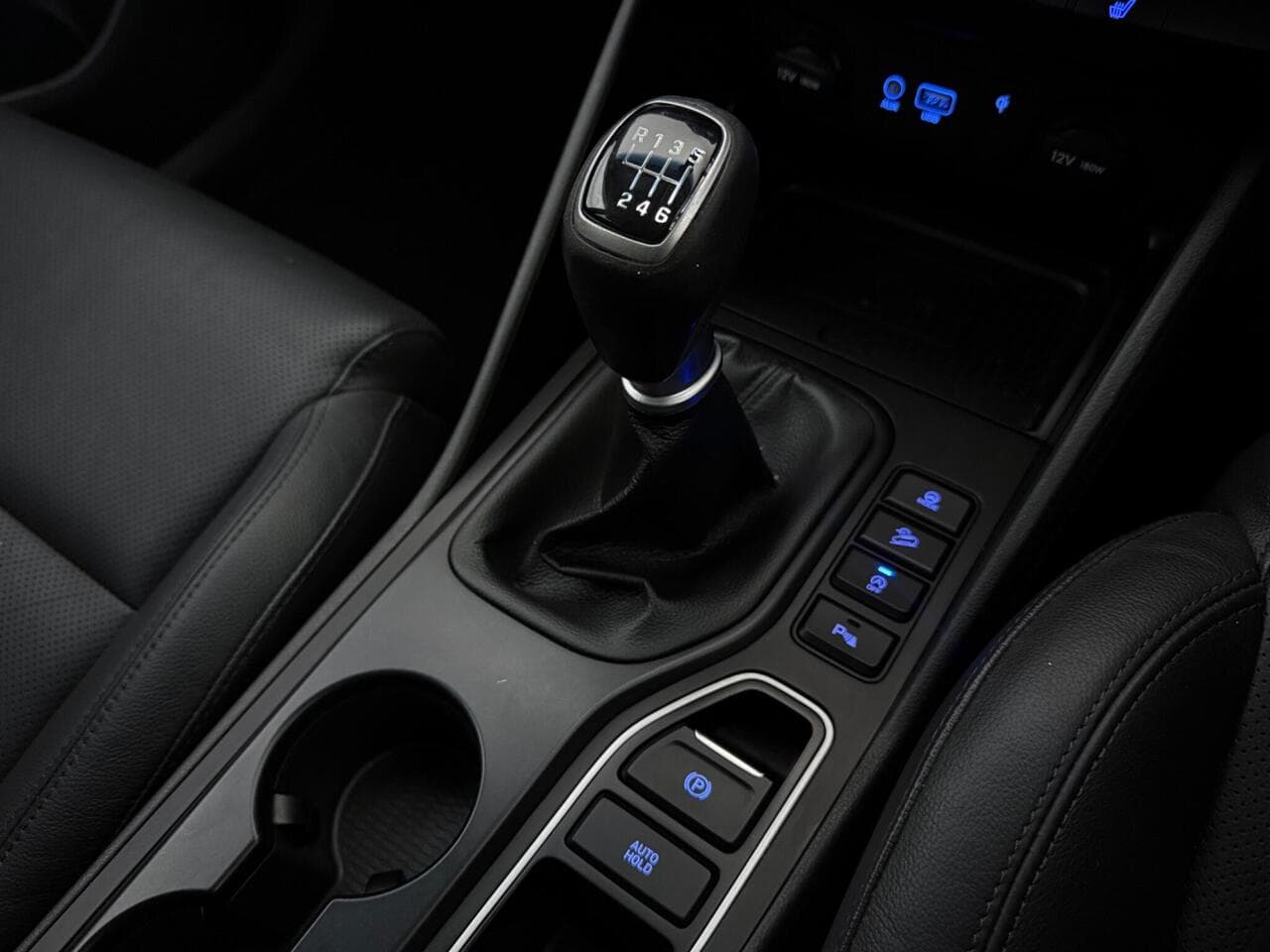 Hyundai TUCSON thumbnail Interior Front
