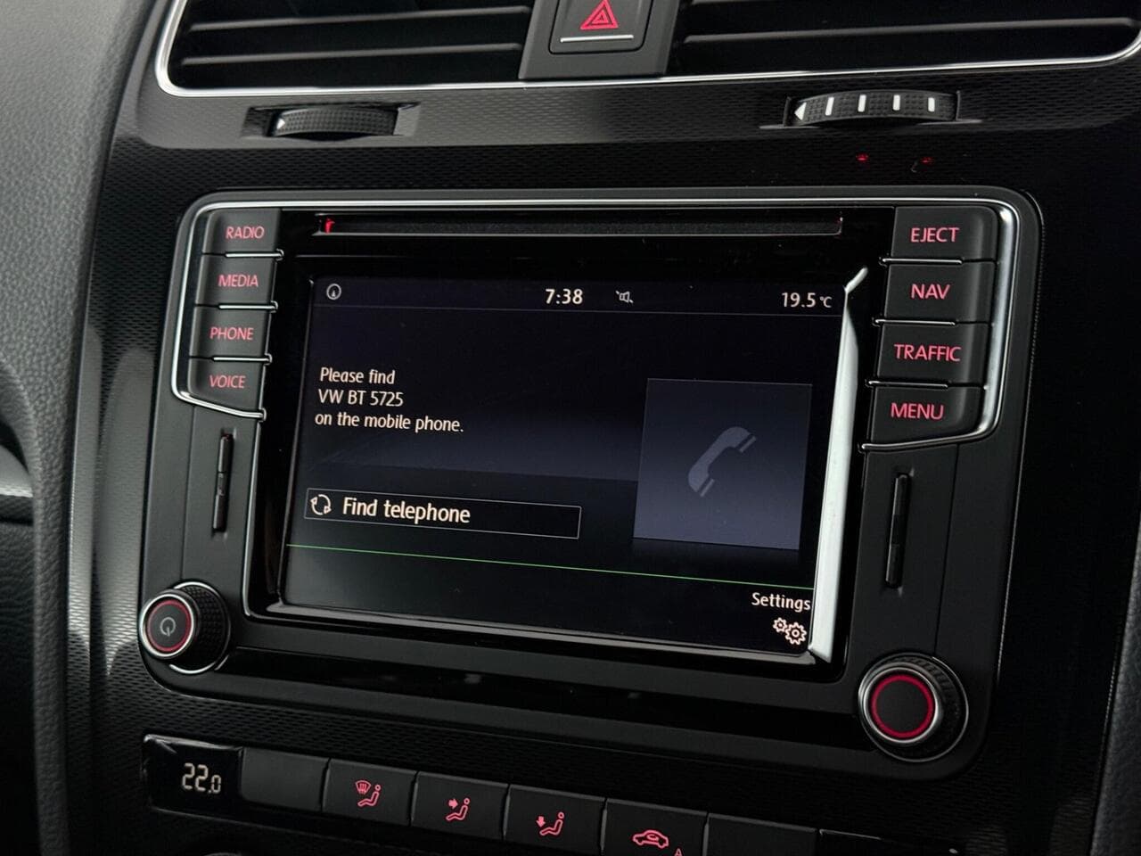 Volkswagen Scirocco thumbnail Infotainment System