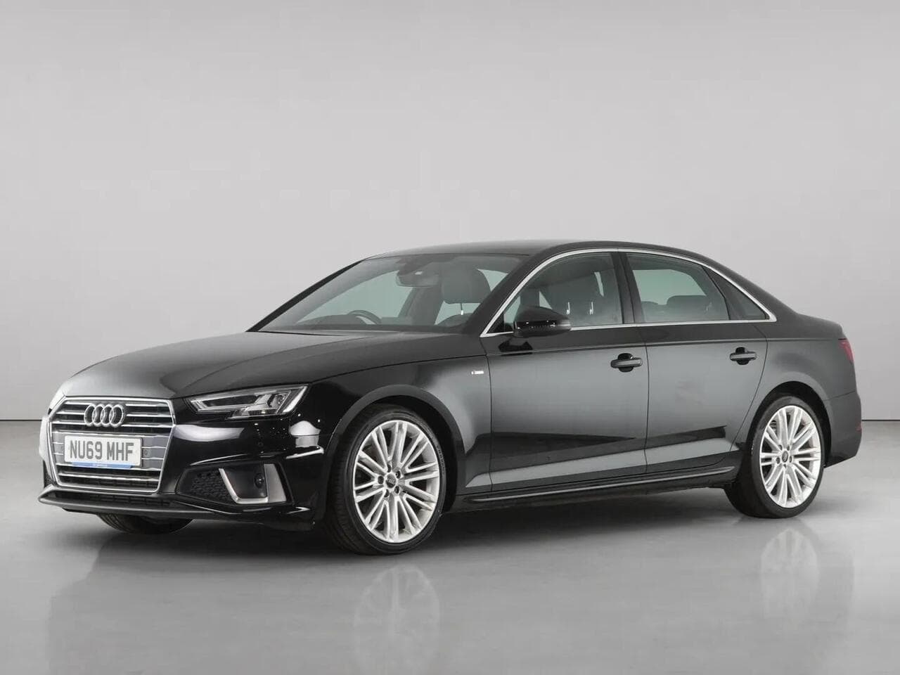 Audi A4 thumbnail Front Left