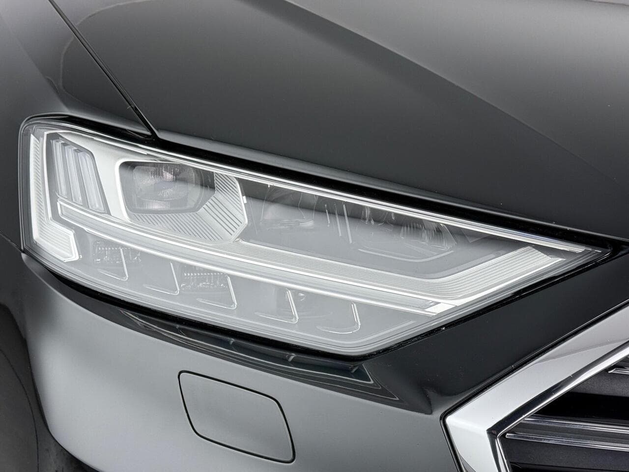 Audi A8 thumbnail Lights Front