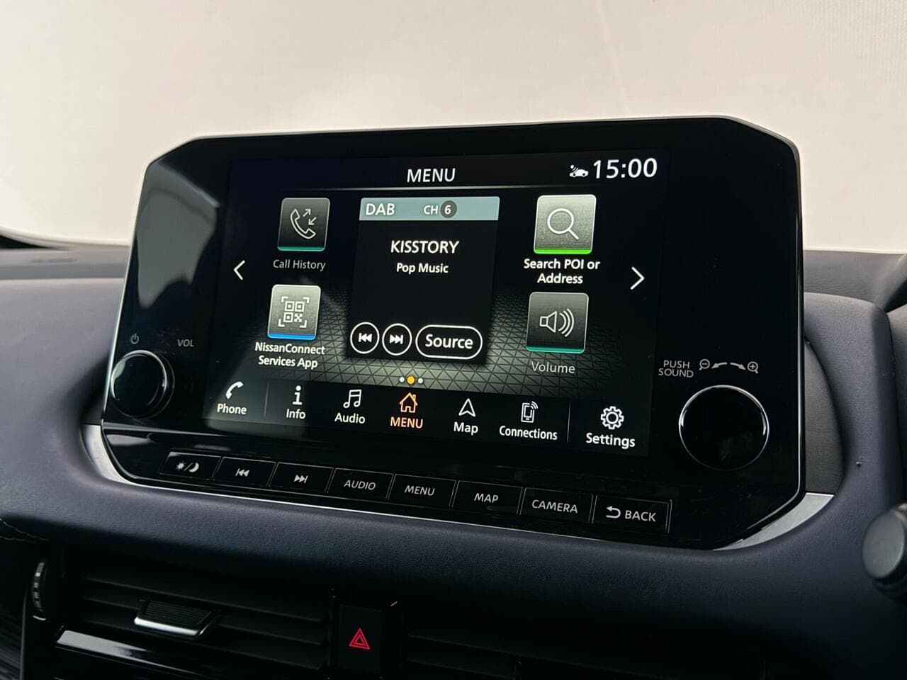 Nissan Qashqai thumbnail Infotainment System