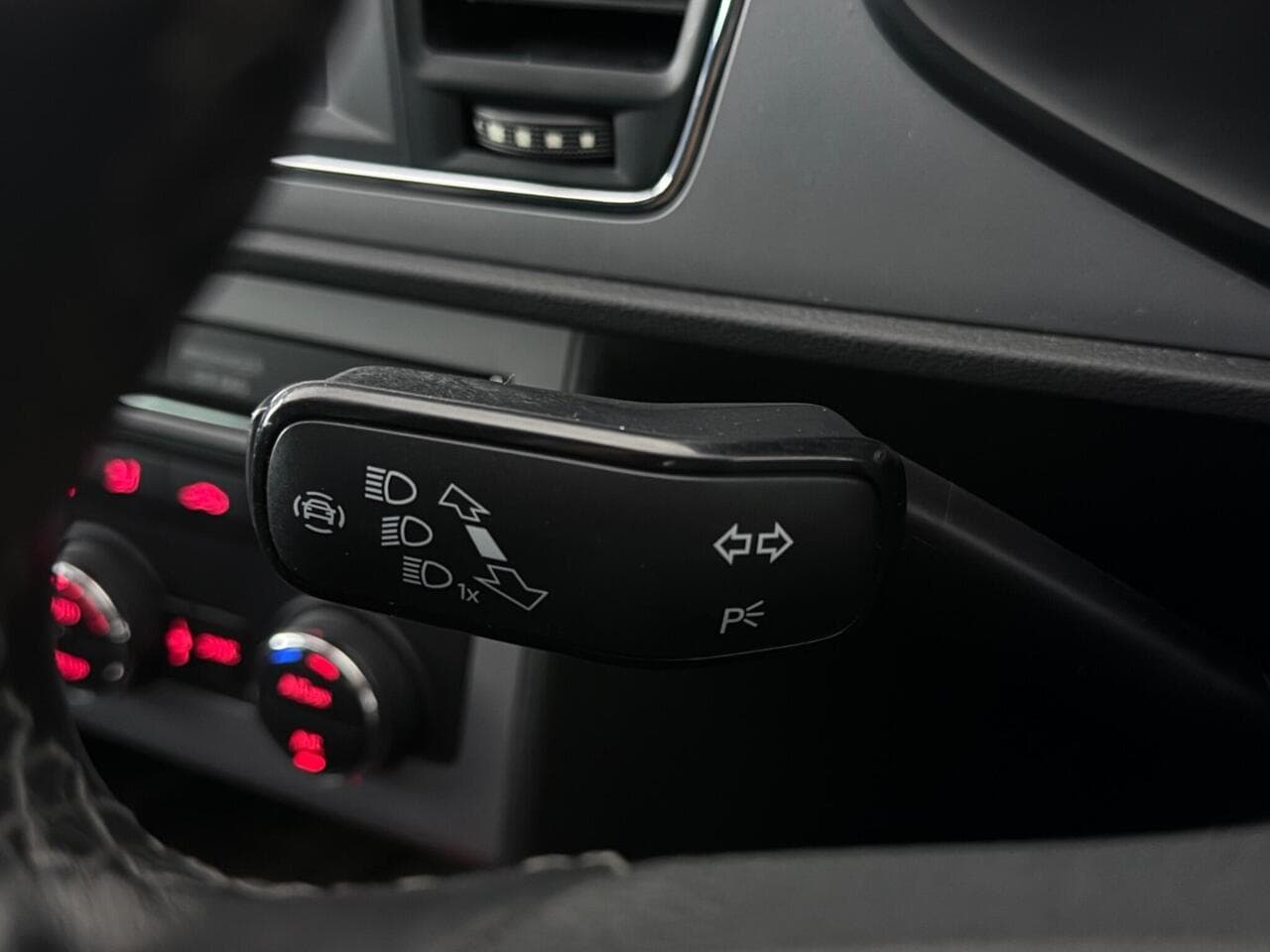 SEAT Leon thumbnail Misc Controls