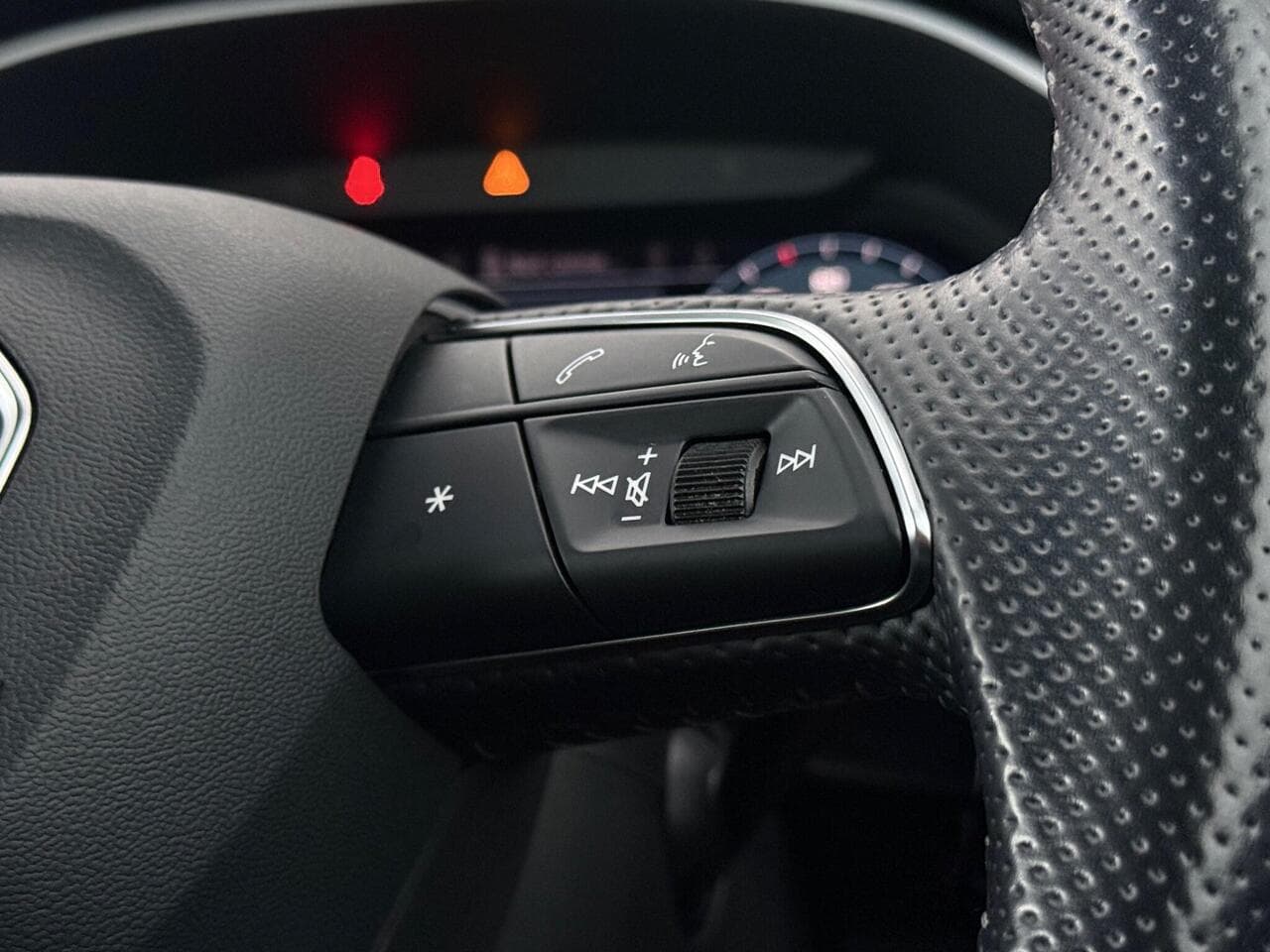 Audi Q3 thumbnail Misc Controls