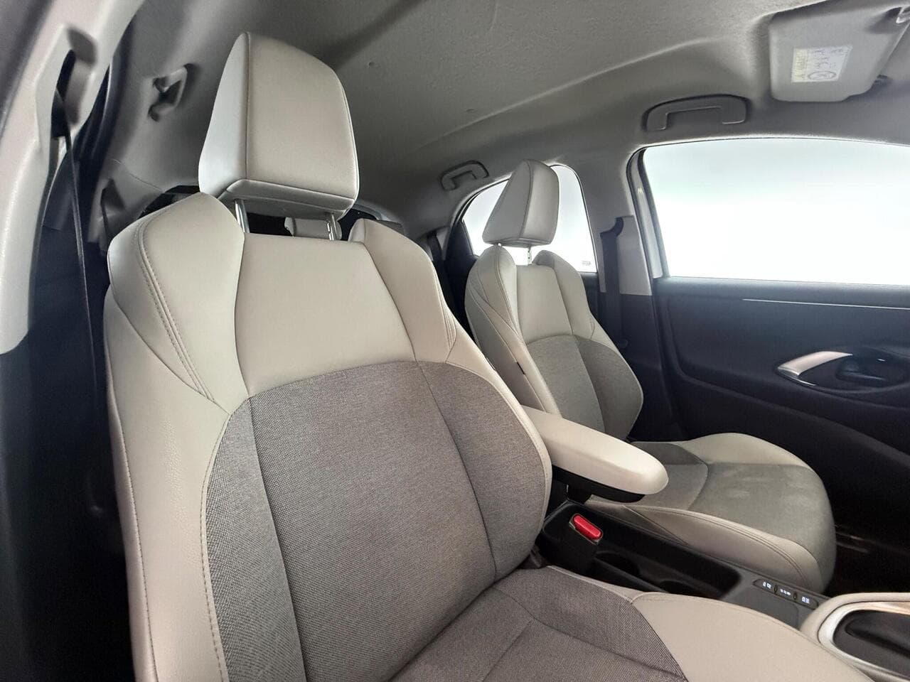 Toyota Yaris thumbnail Seat Driver