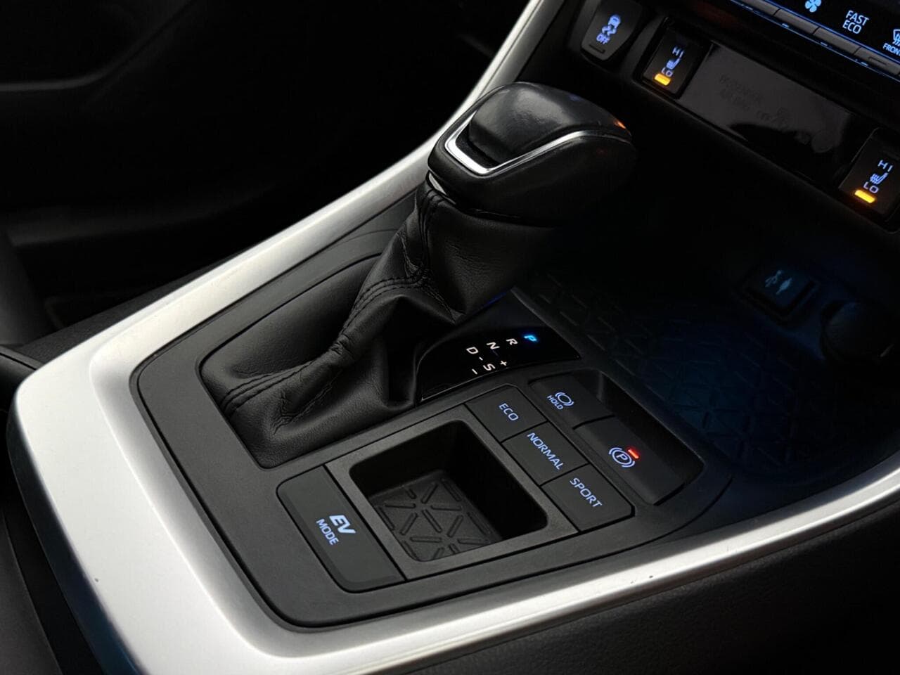 Toyota RAV4 thumbnail Misc Controls