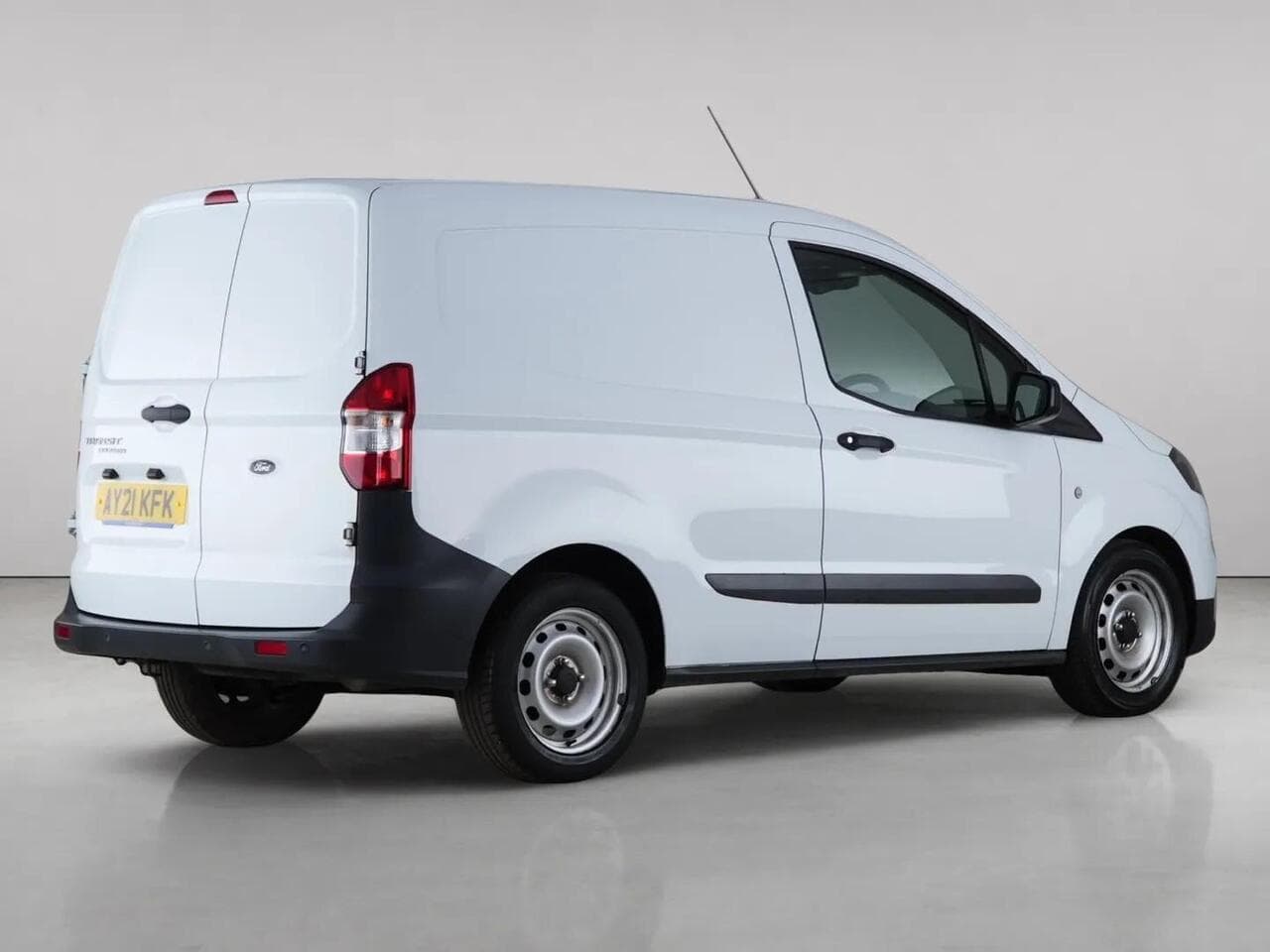Ford Transit Courier thumbnail Rear Right