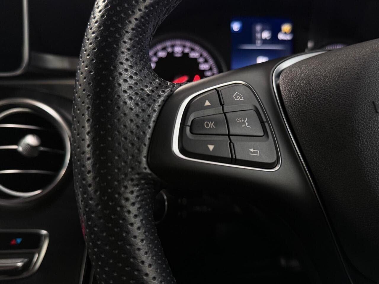 Mercedes-Benz GLC thumbnail Misc Controls