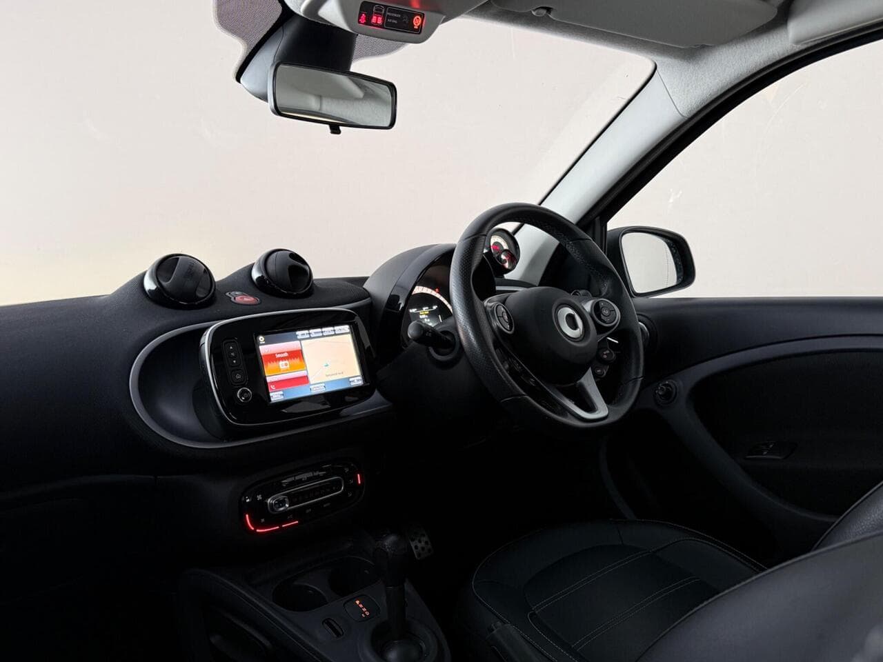 Smart forfour thumbnail Interior Front