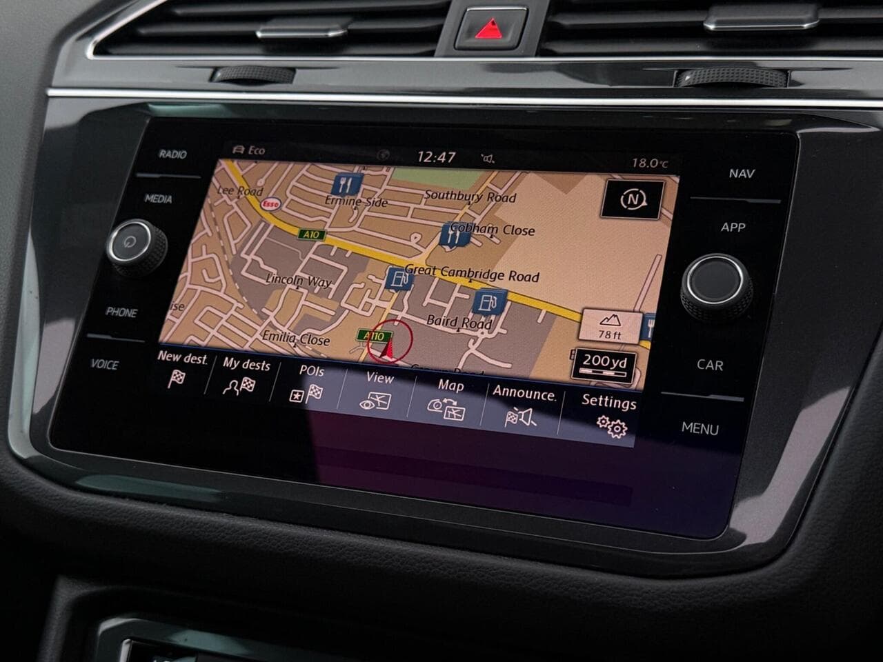 Volkswagen Tiguan thumbnail Infotainment System