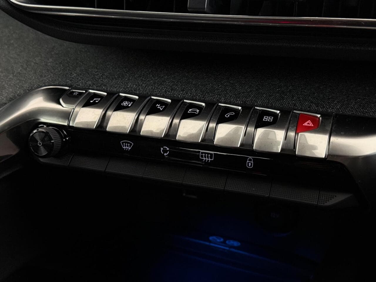 Peugeot 3008 thumbnail Misc Controls
