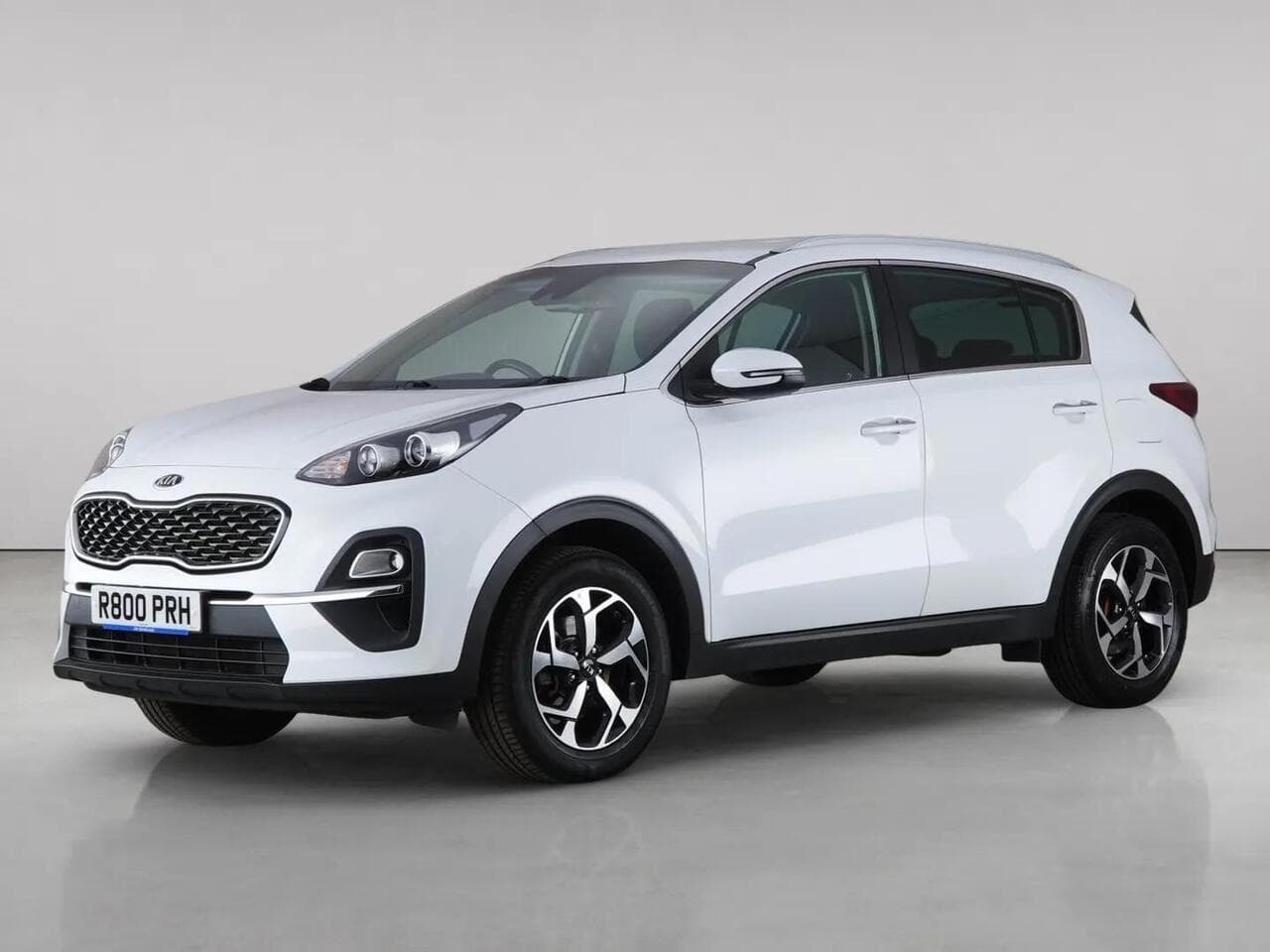 Kia Sportage thumbnail Front Left