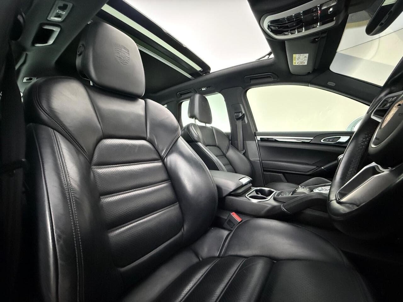 Porsche Cayenne thumbnail Seat Driver