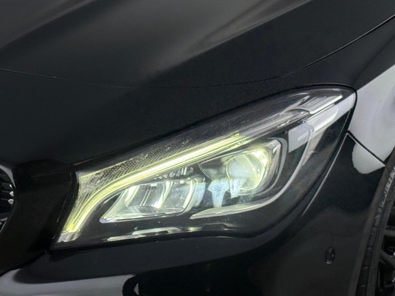 Mercedes-Benz CLA thumbnail Lights Front