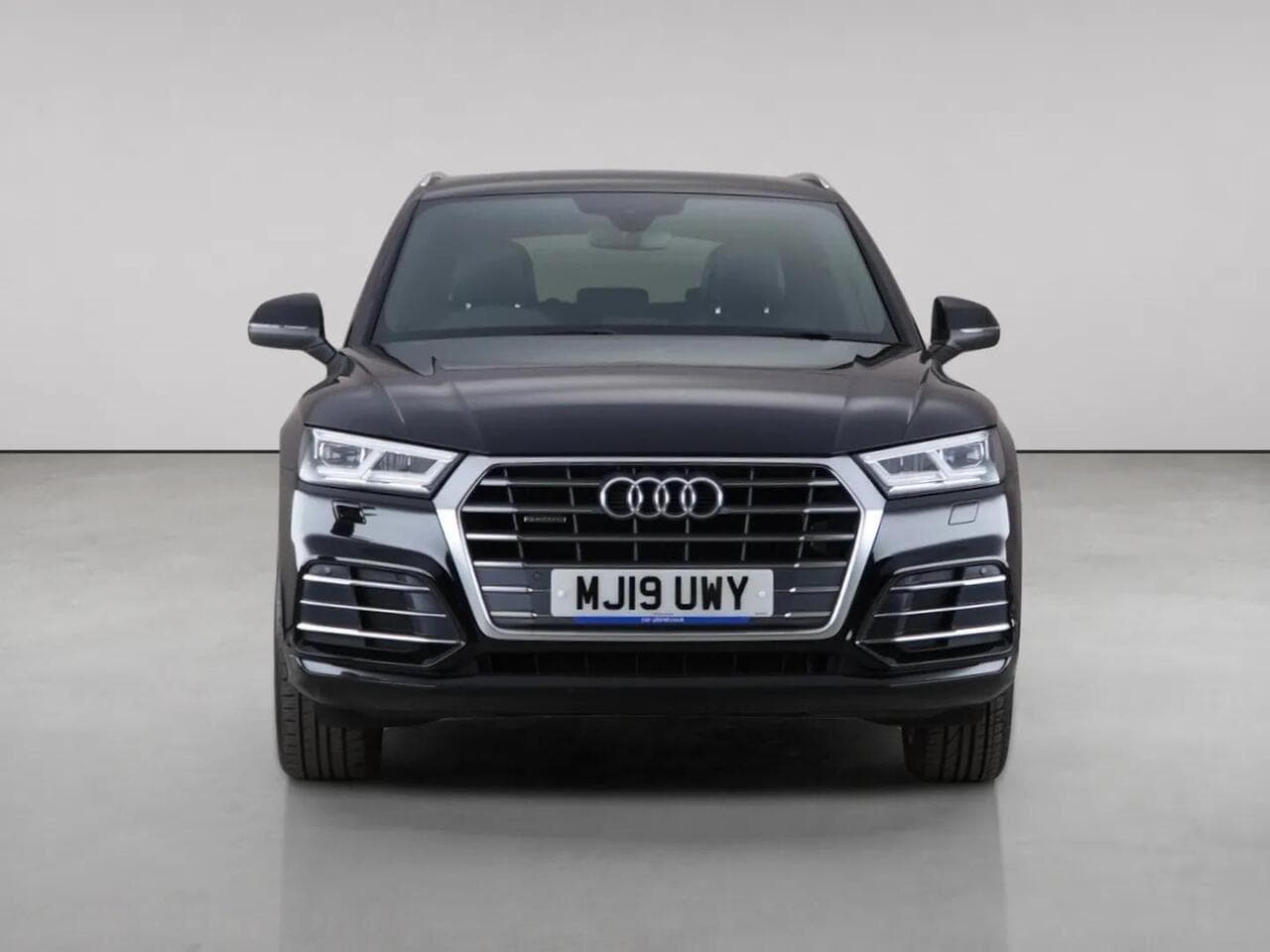 Audi Q5 thumbnail Front