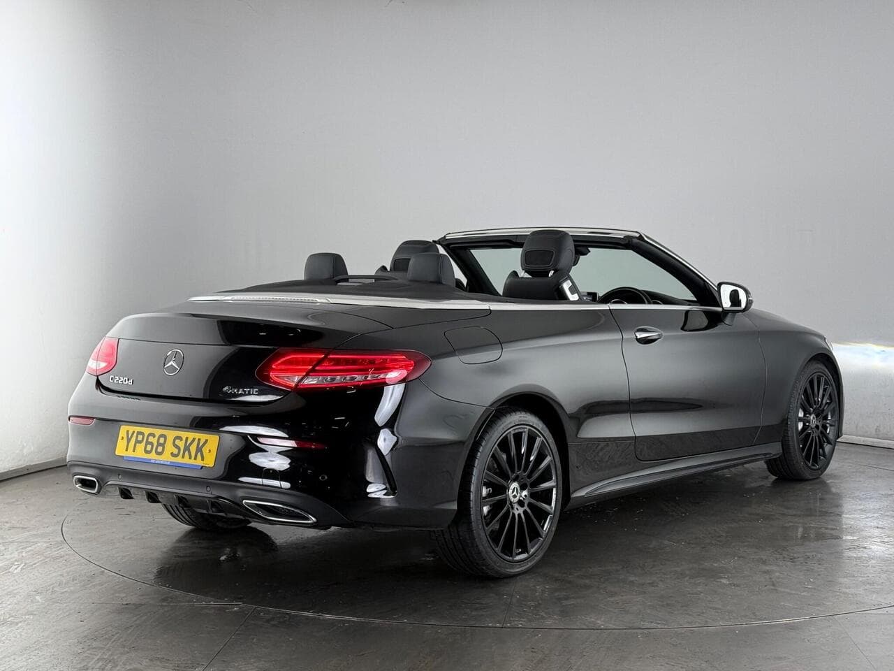 Mercedes-Benz C Class thumbnail Rear Right