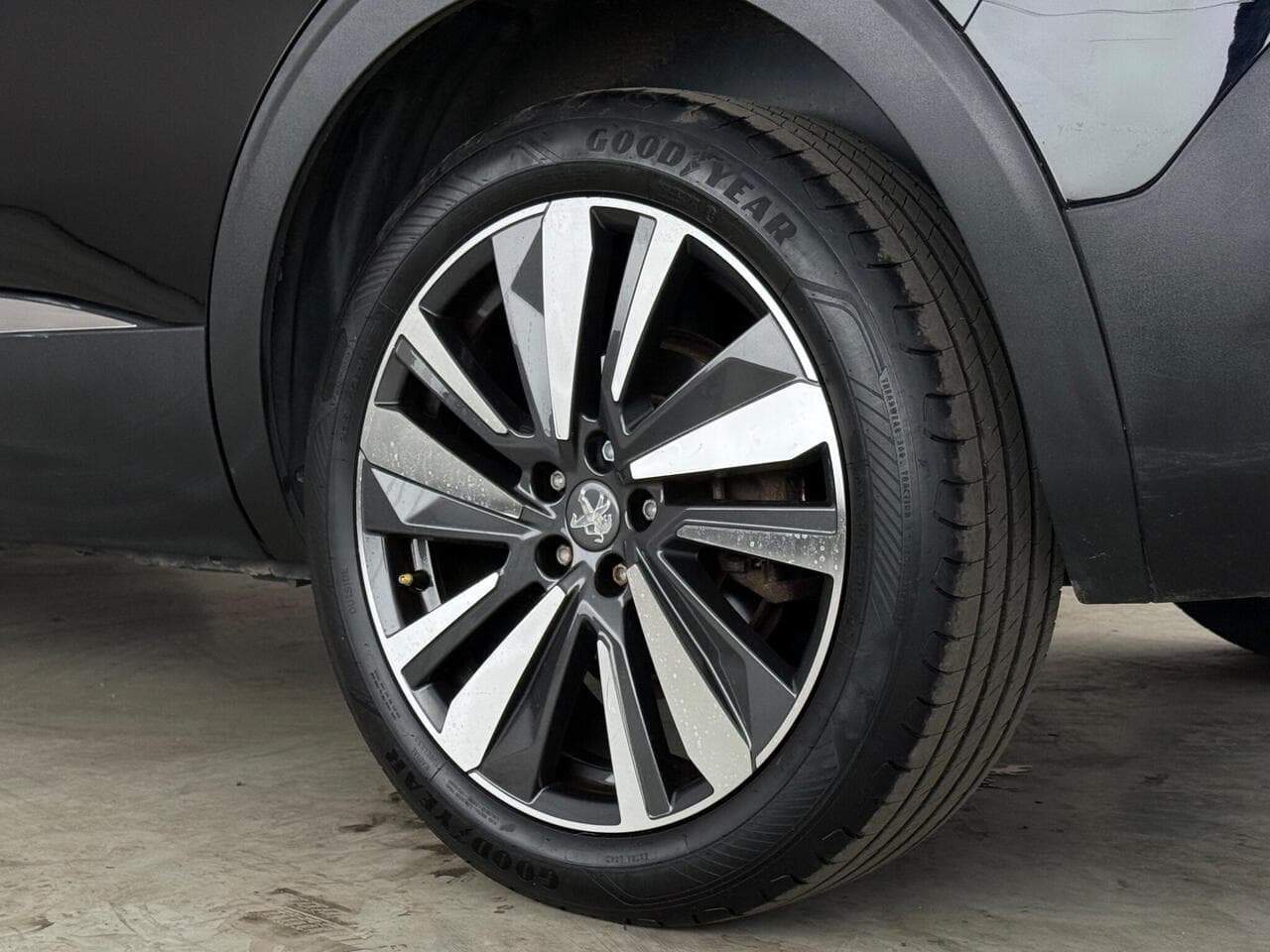 Peugeot 5008 thumbnail Wheel