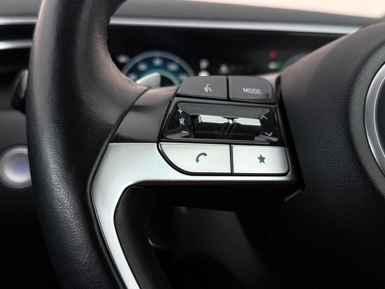 Hyundai TUCSON thumbnail Misc Controls