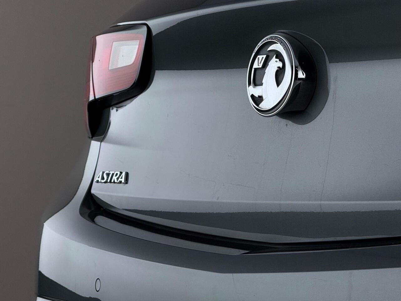 Vauxhall Astra thumbnail Badge Exterior