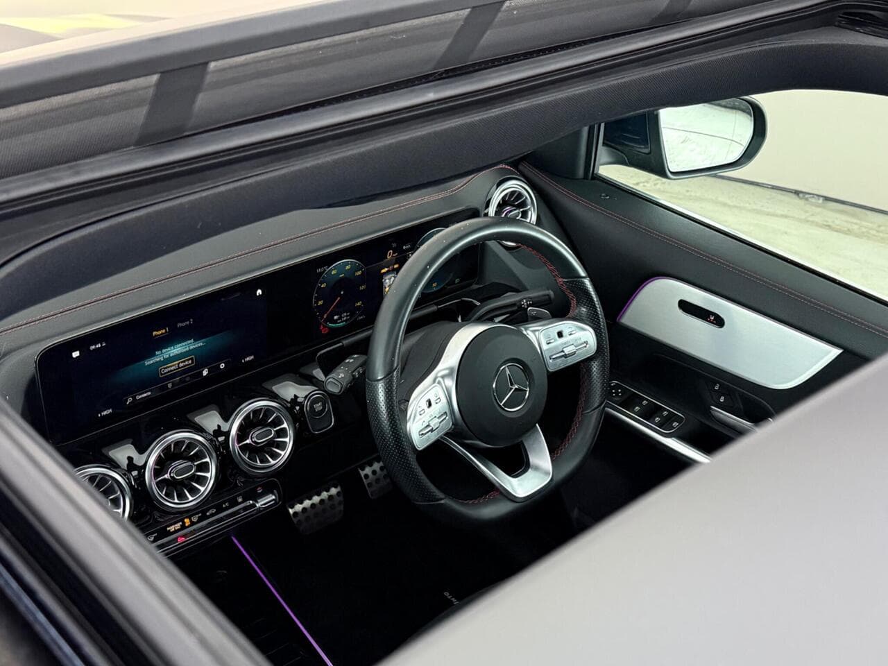 Mercedes-Benz EQA thumbnail Interior Front