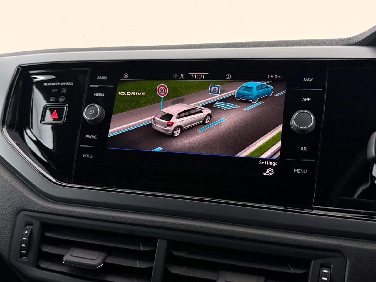 Volkswagen Polo thumbnail Infotainment System