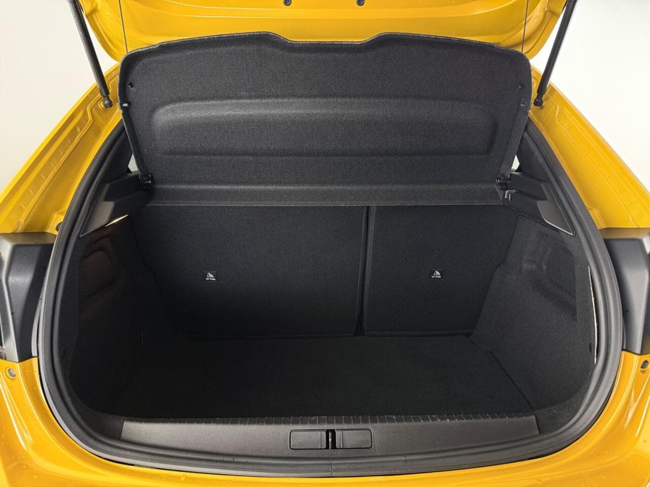 Peugeot 208 thumbnail Boot
