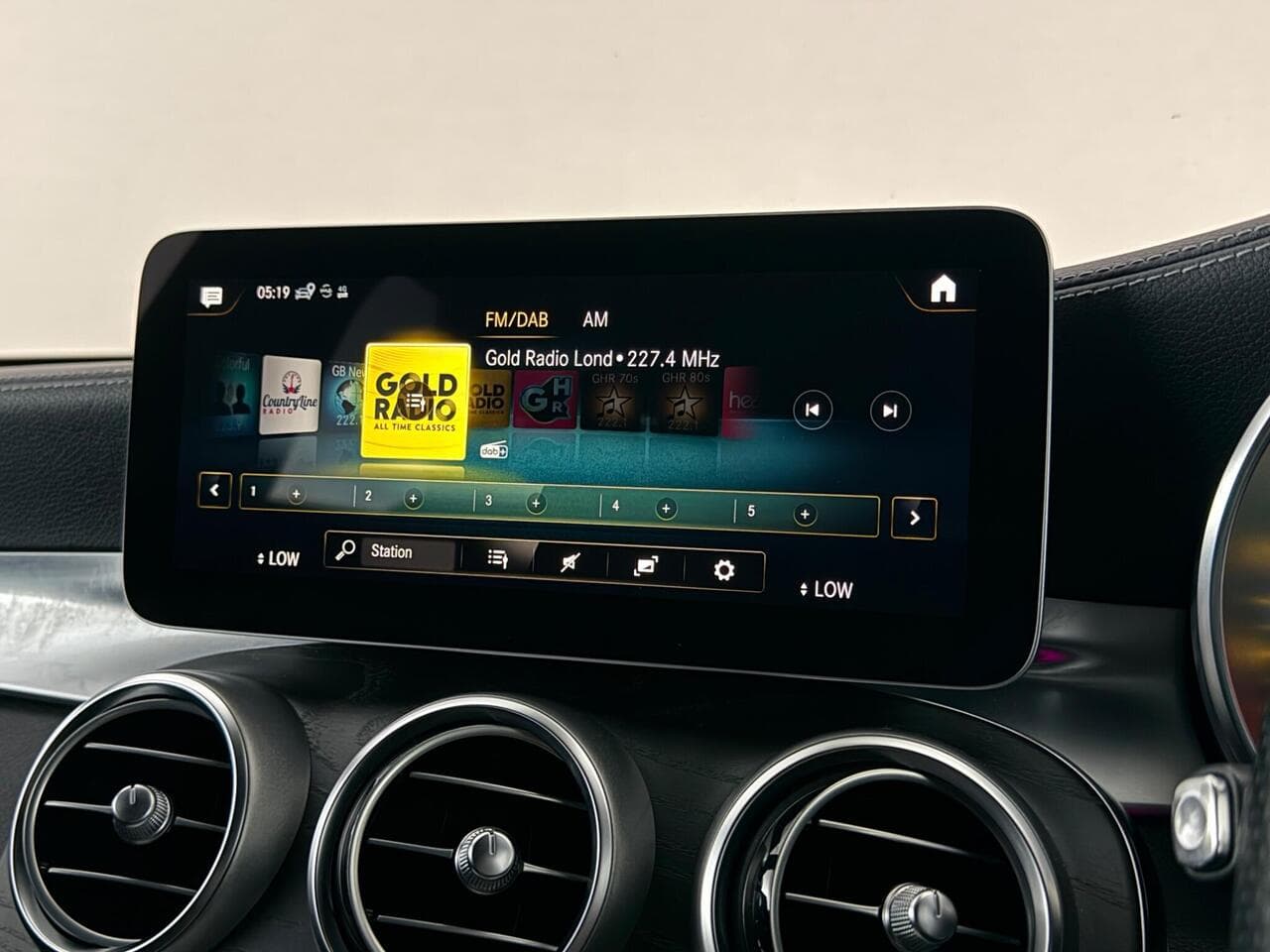 Mercedes-Benz GLC thumbnail Infotainment System