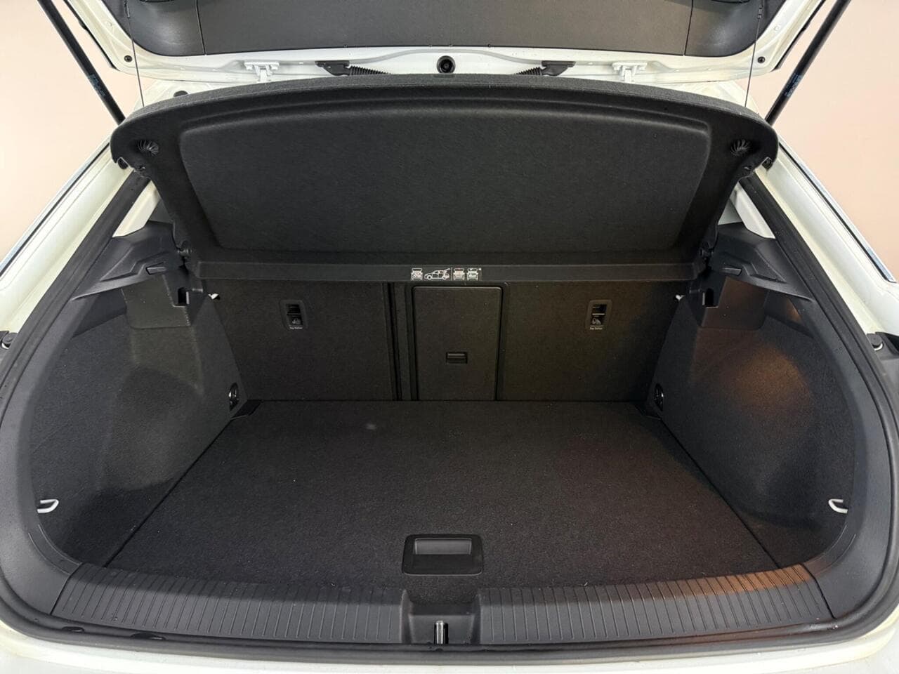 Volkswagen T-Roc thumbnail Boot