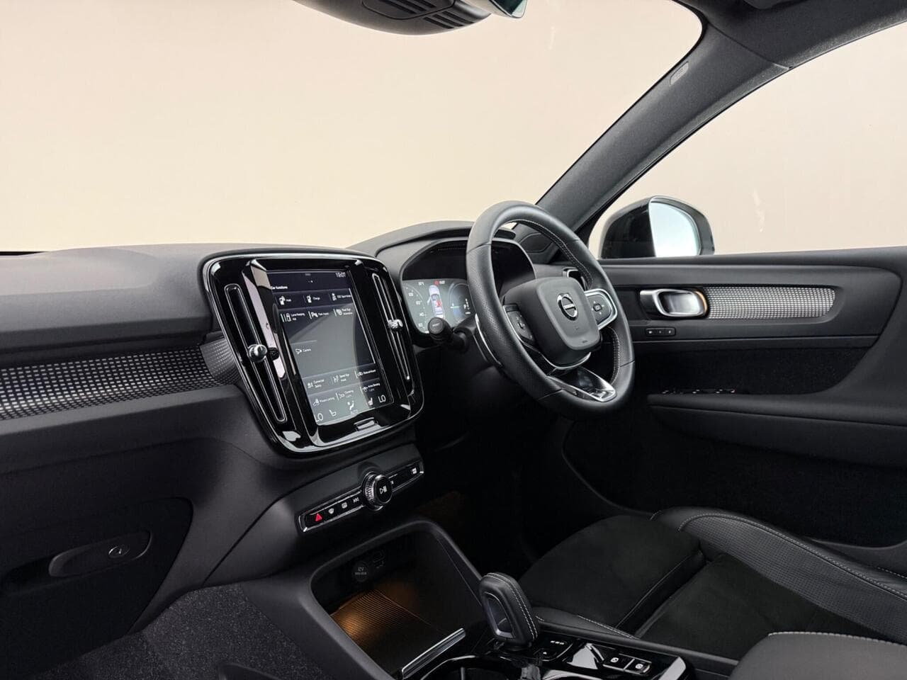 Volvo XC40 thumbnail Interior Front
