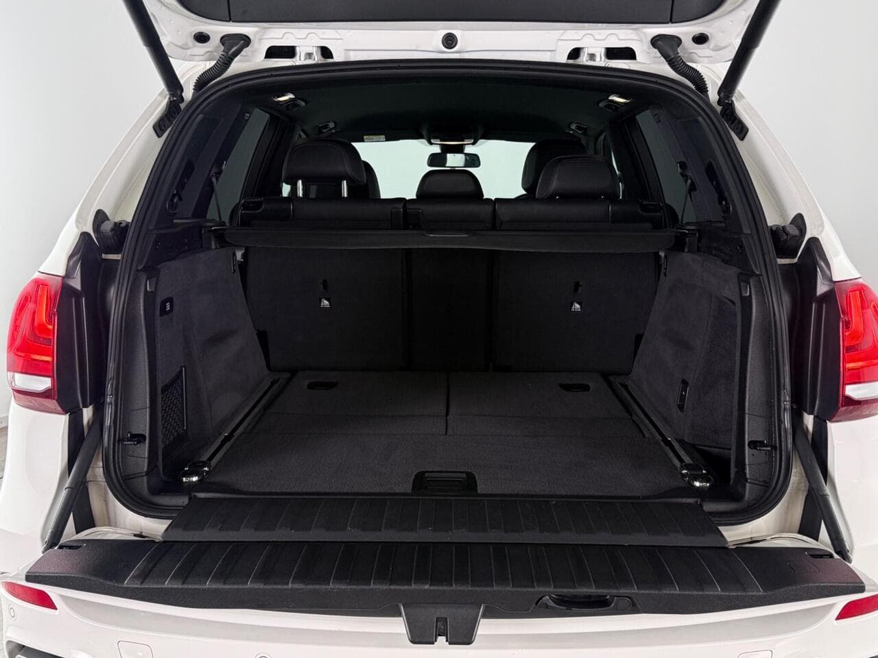 BMW X5 thumbnail Boot