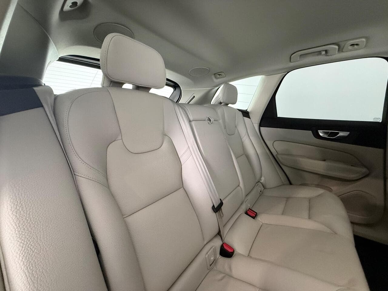 Volvo XC60 thumbnail Seats Rear