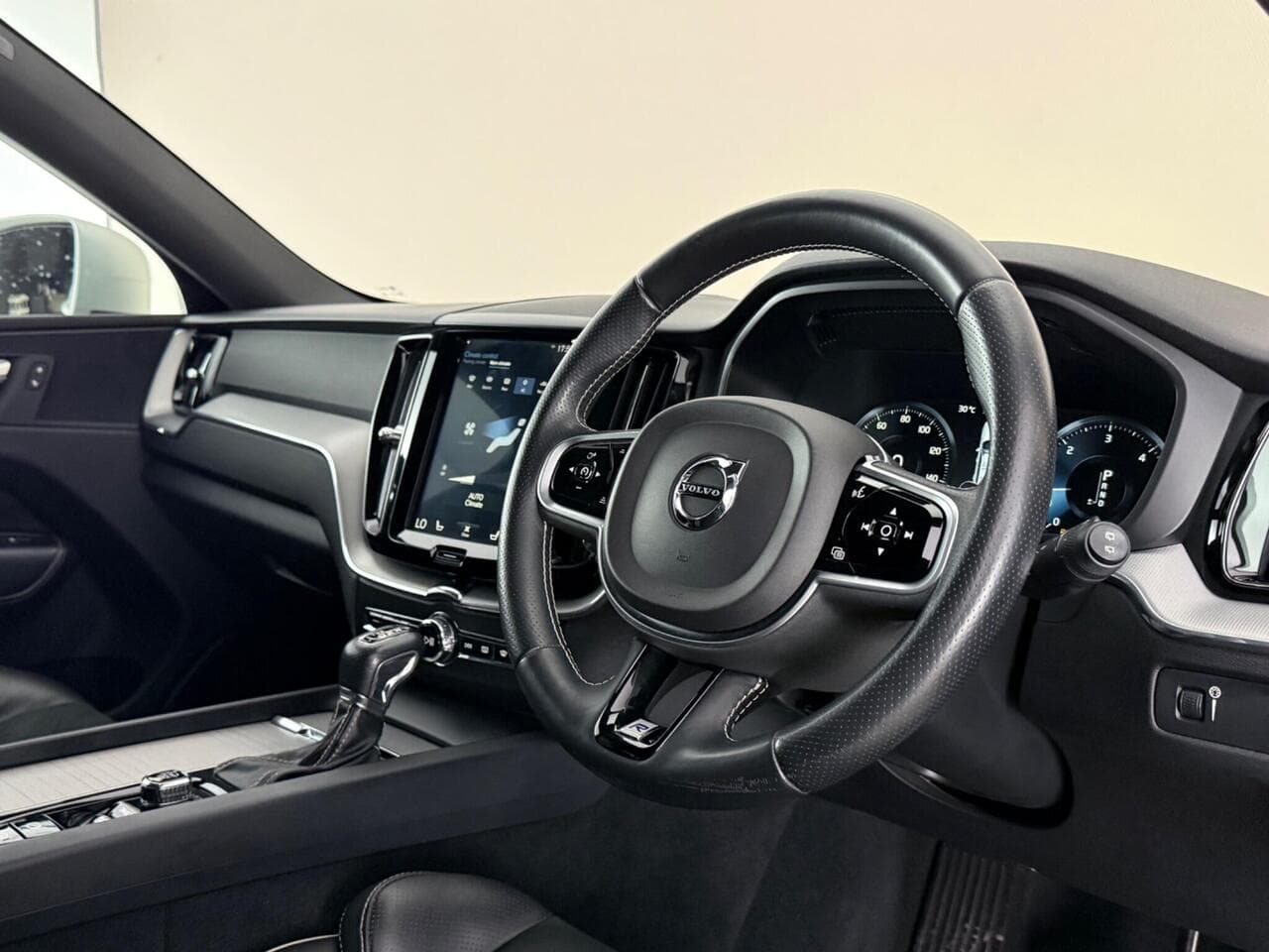 Volvo XC60 thumbnail Interior Front