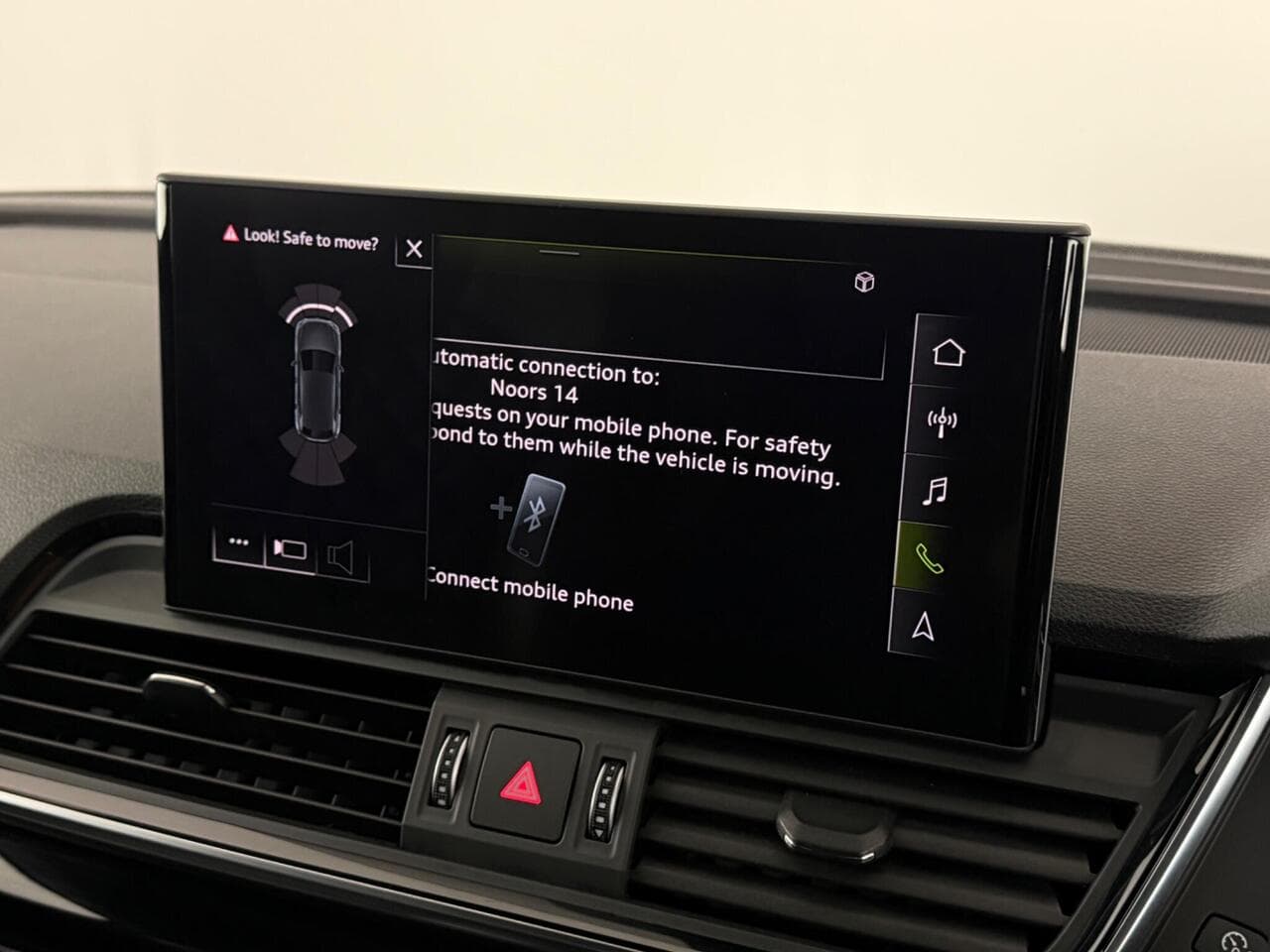 Audi Q5 thumbnail Infotainment System