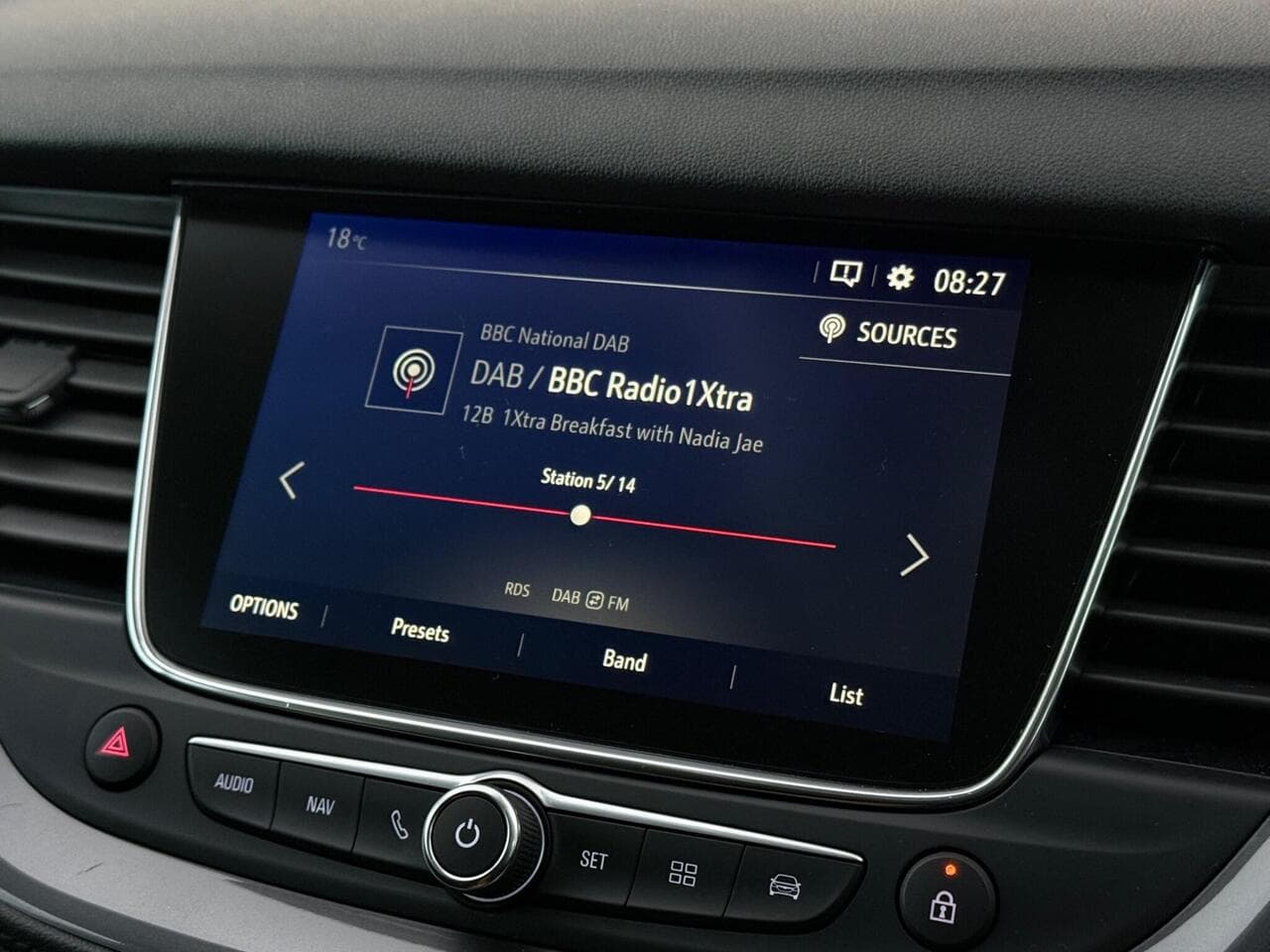 Vauxhall Grandland X thumbnail Infotainment System