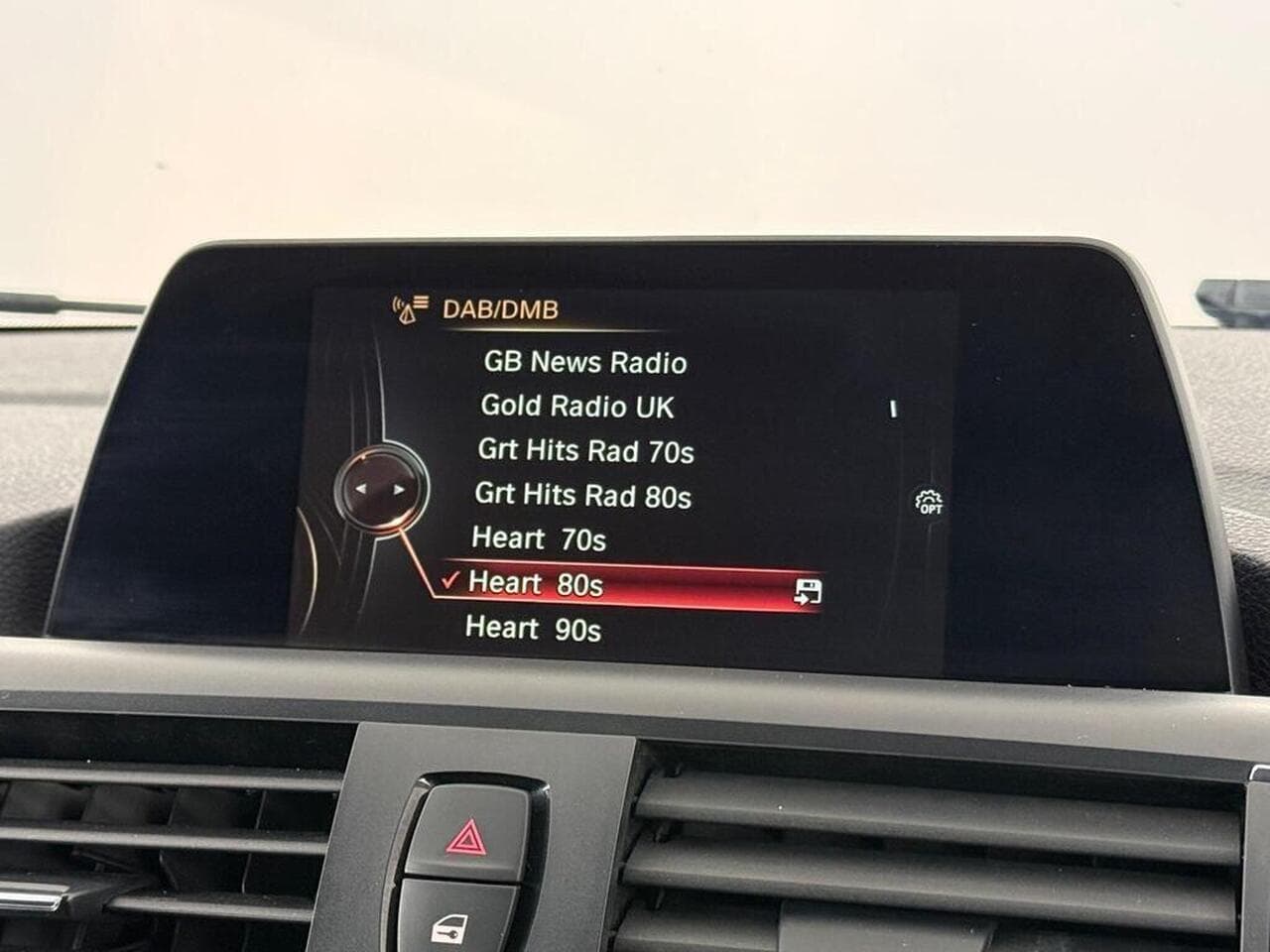 BMW 1 Series thumbnail Infotainment System