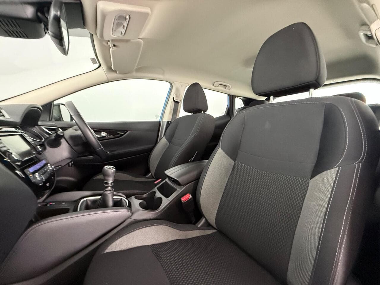 Nissan Qashqai thumbnail Seat Front Passenger