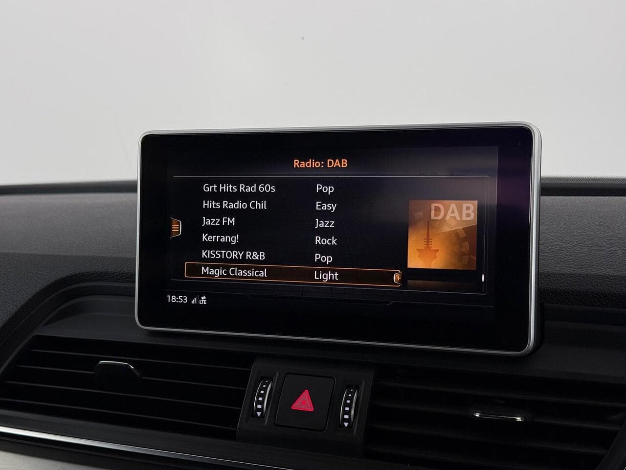 Audi Q5 thumbnail Infotainment System