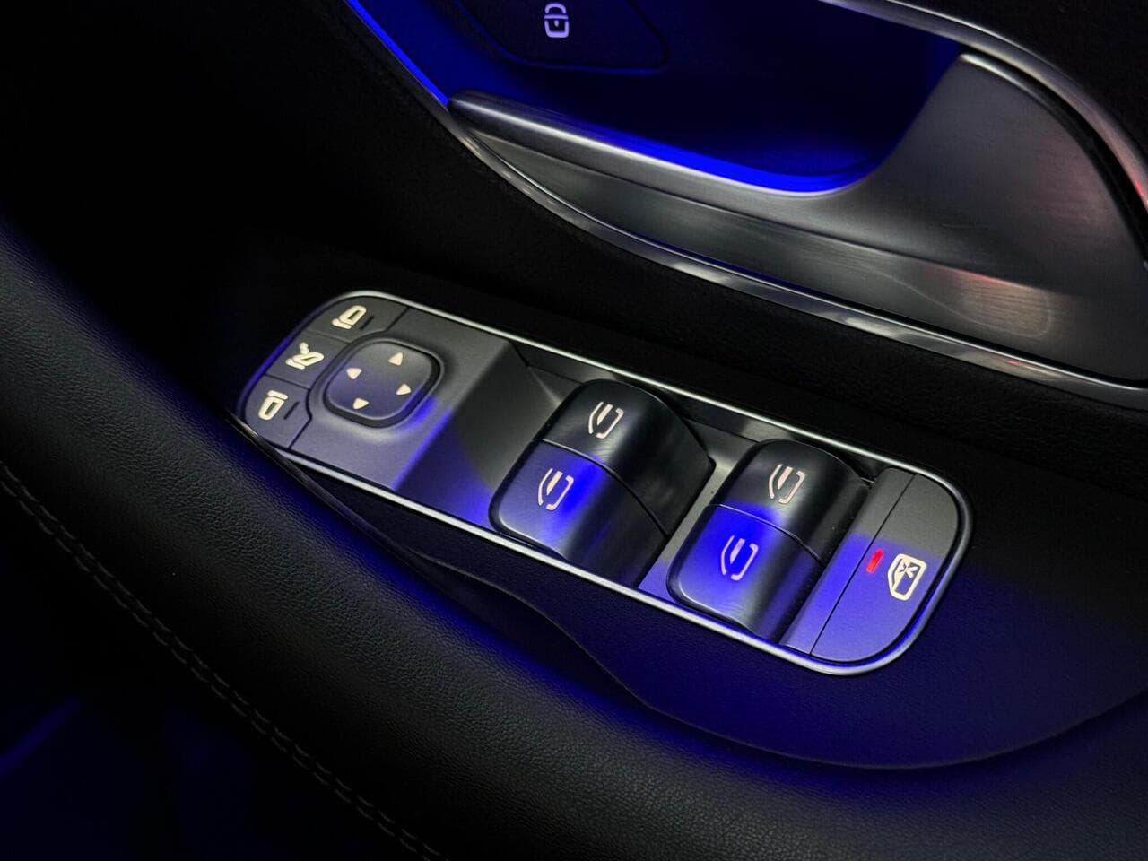 Mercedes-Benz GLE thumbnail Misc Controls