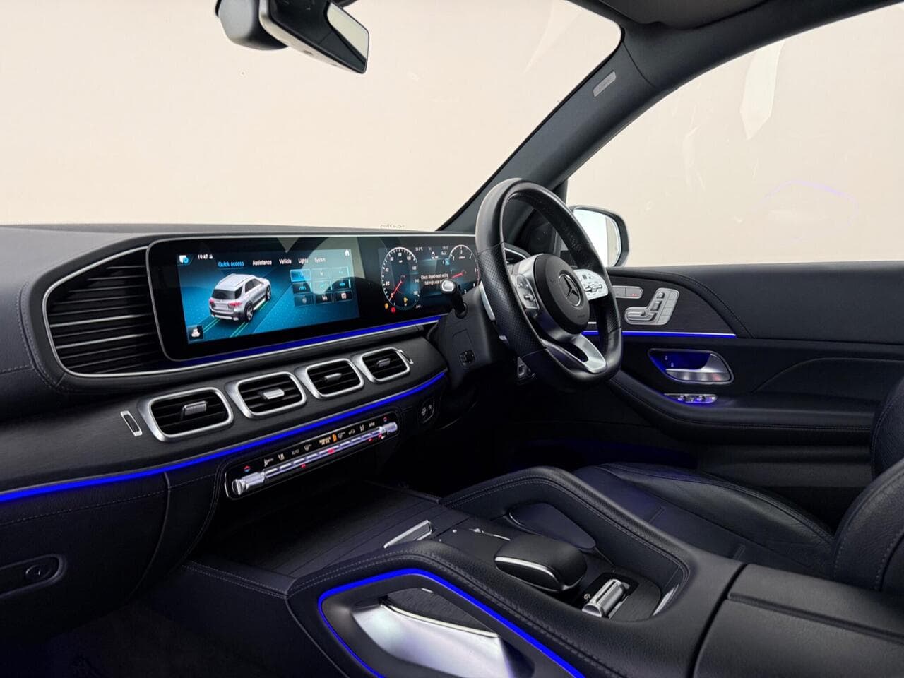 Mercedes-Benz GLE thumbnail Interior Front