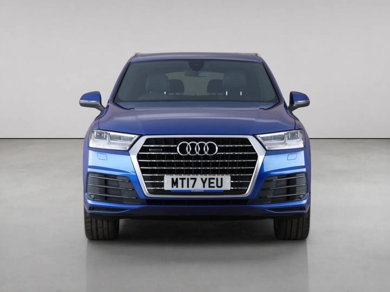 Audi Q7 thumbnail Front