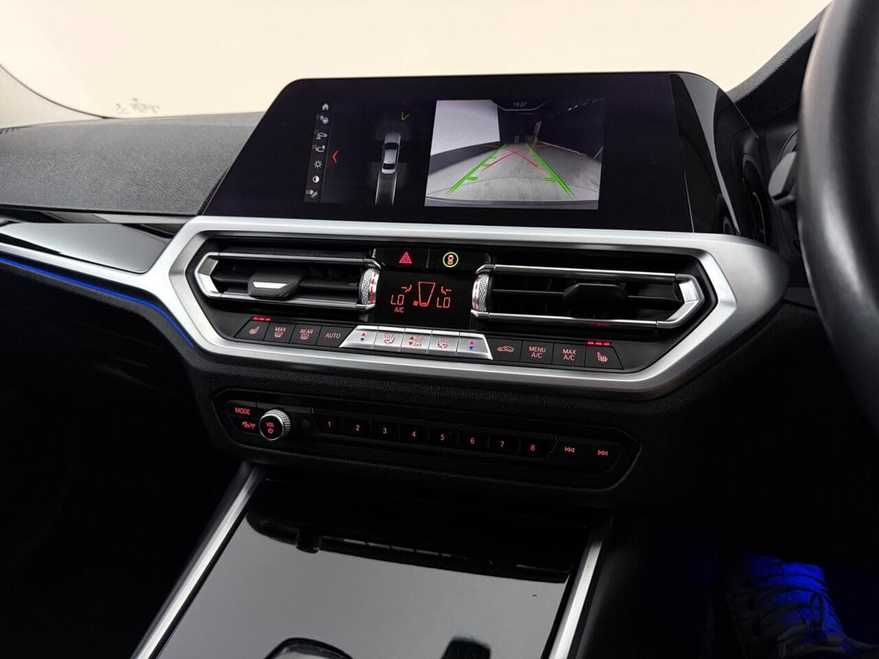 BMW 3 Series thumbnail Infotainment System