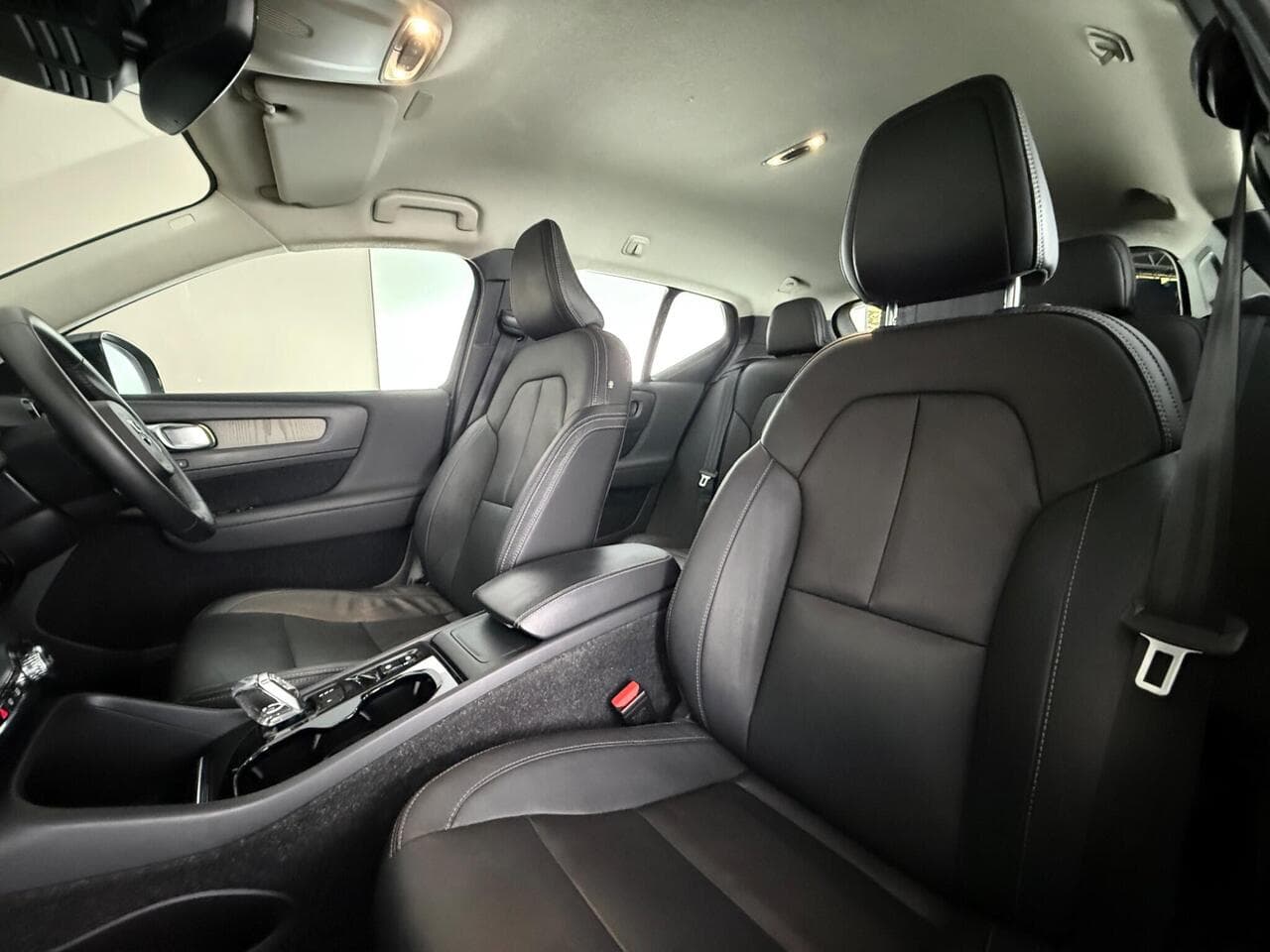 Volvo XC40 thumbnail Seat Front Passenger
