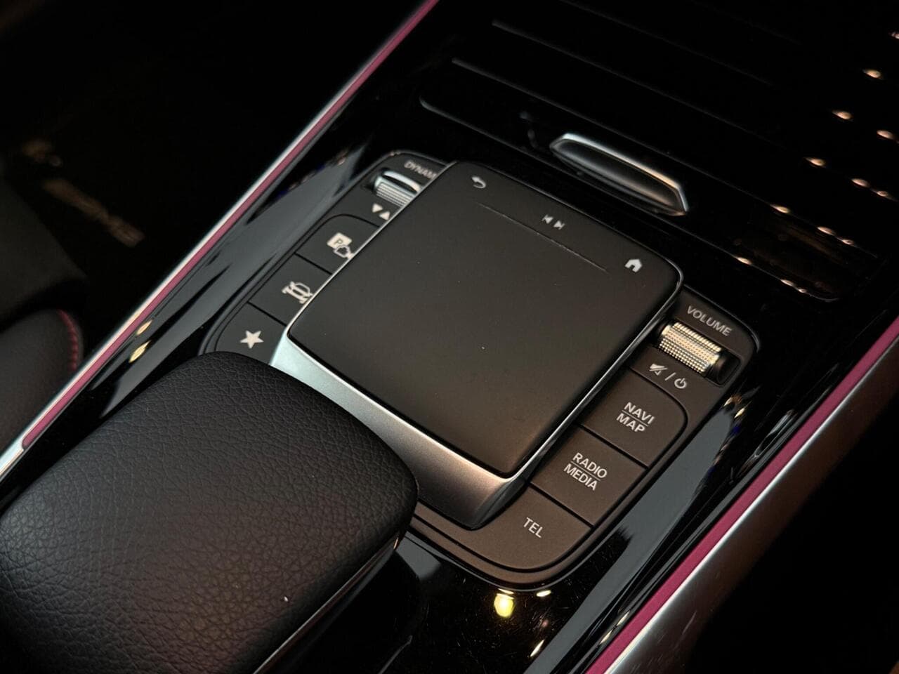 Mercedes-Benz GLB thumbnail Misc Controls