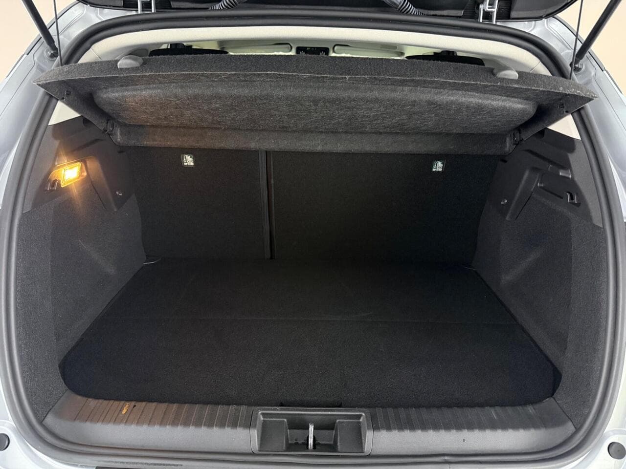 Renault Captur thumbnail Boot