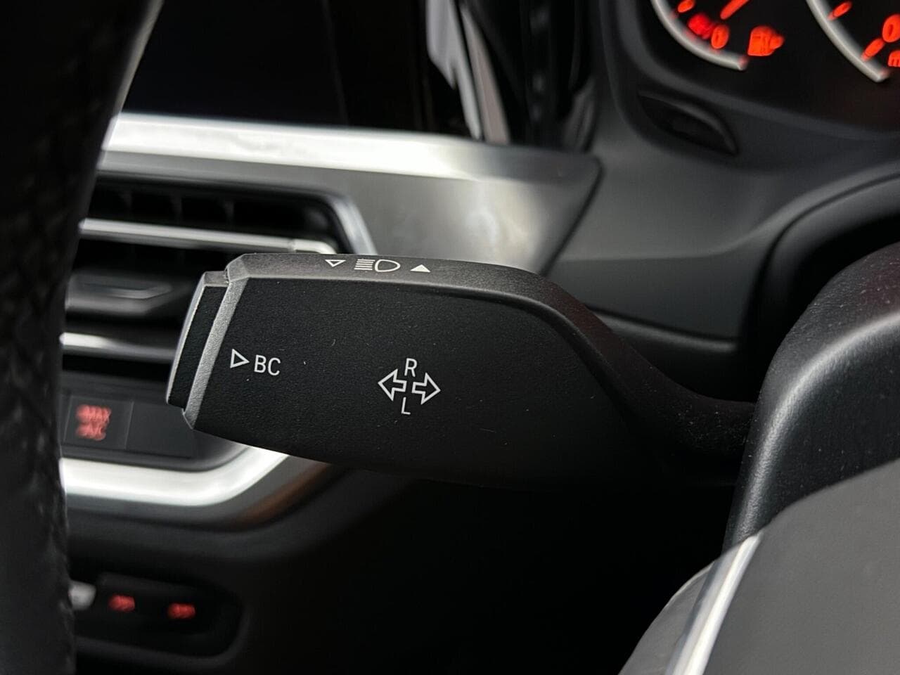 BMW 3 Series thumbnail Misc Controls