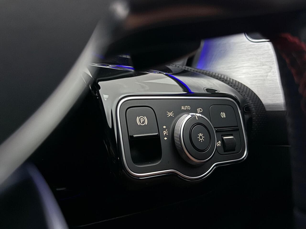 Mercedes-Benz A Class thumbnail Misc Controls