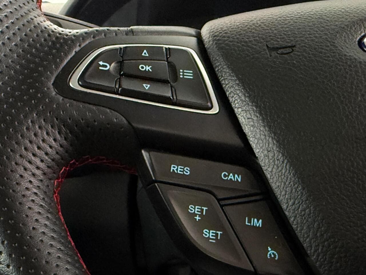Ford EcoSport thumbnail Misc Controls