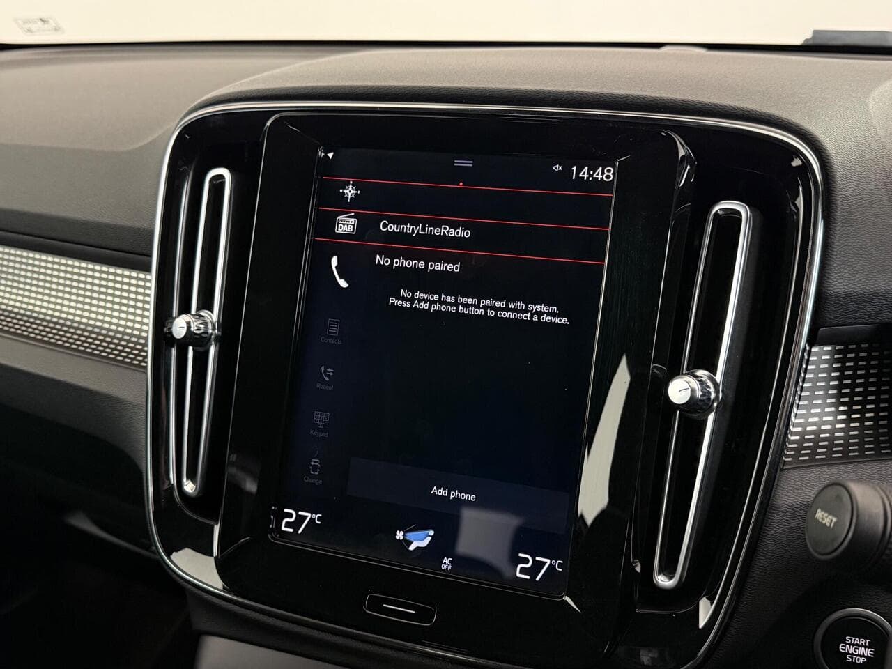 Volvo XC40 thumbnail Infotainment System