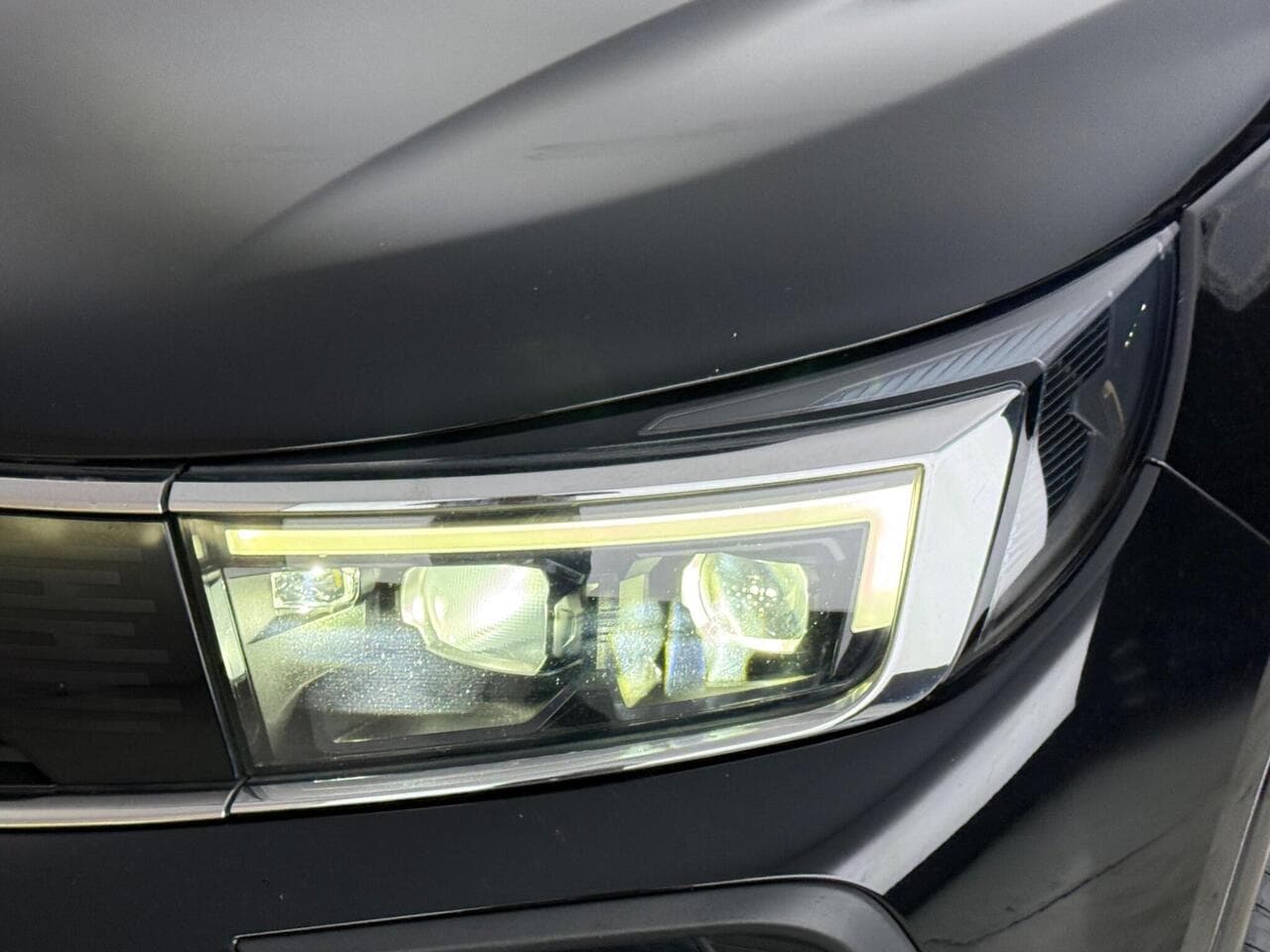 Vauxhall Grandland thumbnail Lights Front