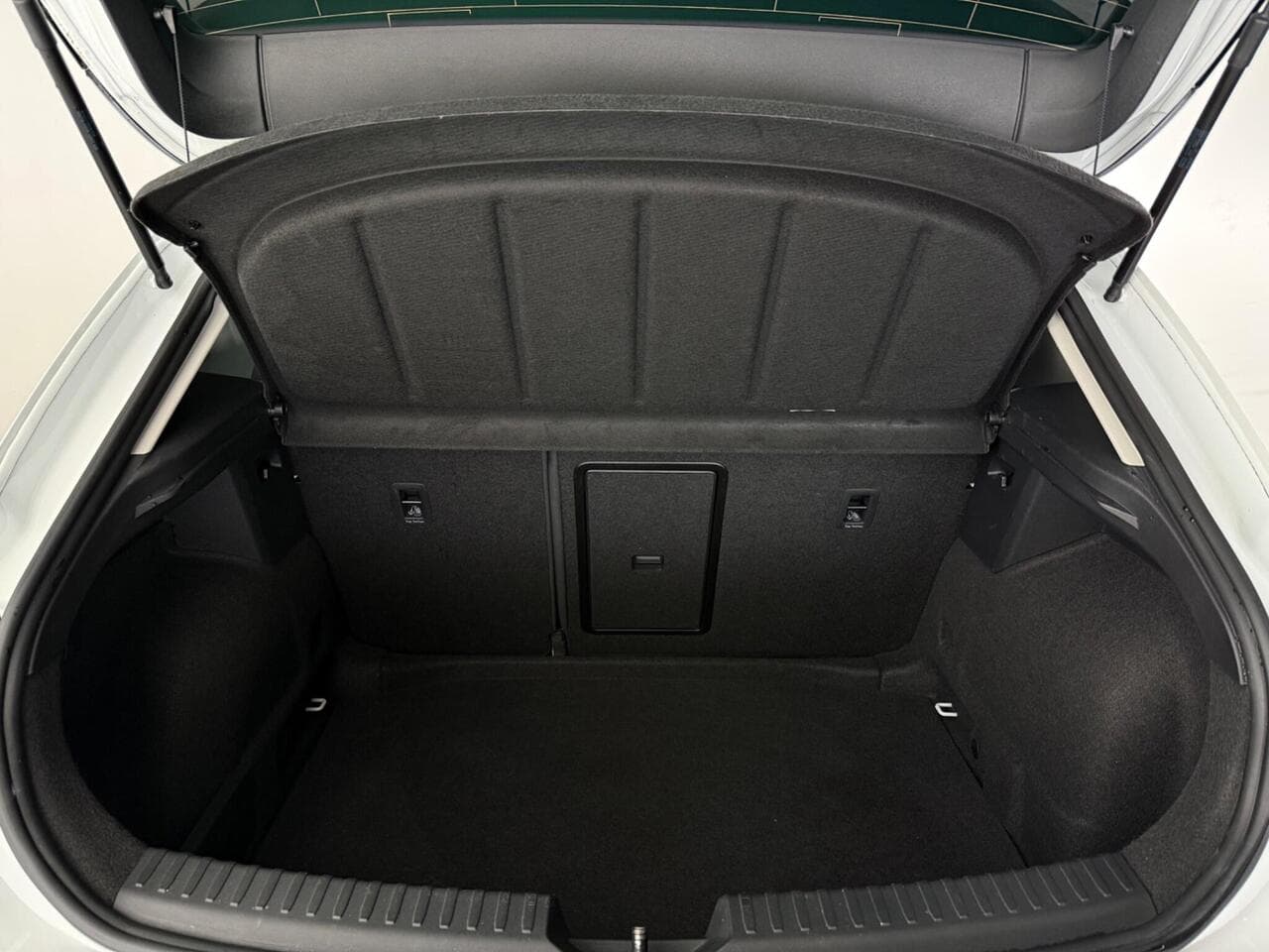 SEAT Leon thumbnail Boot