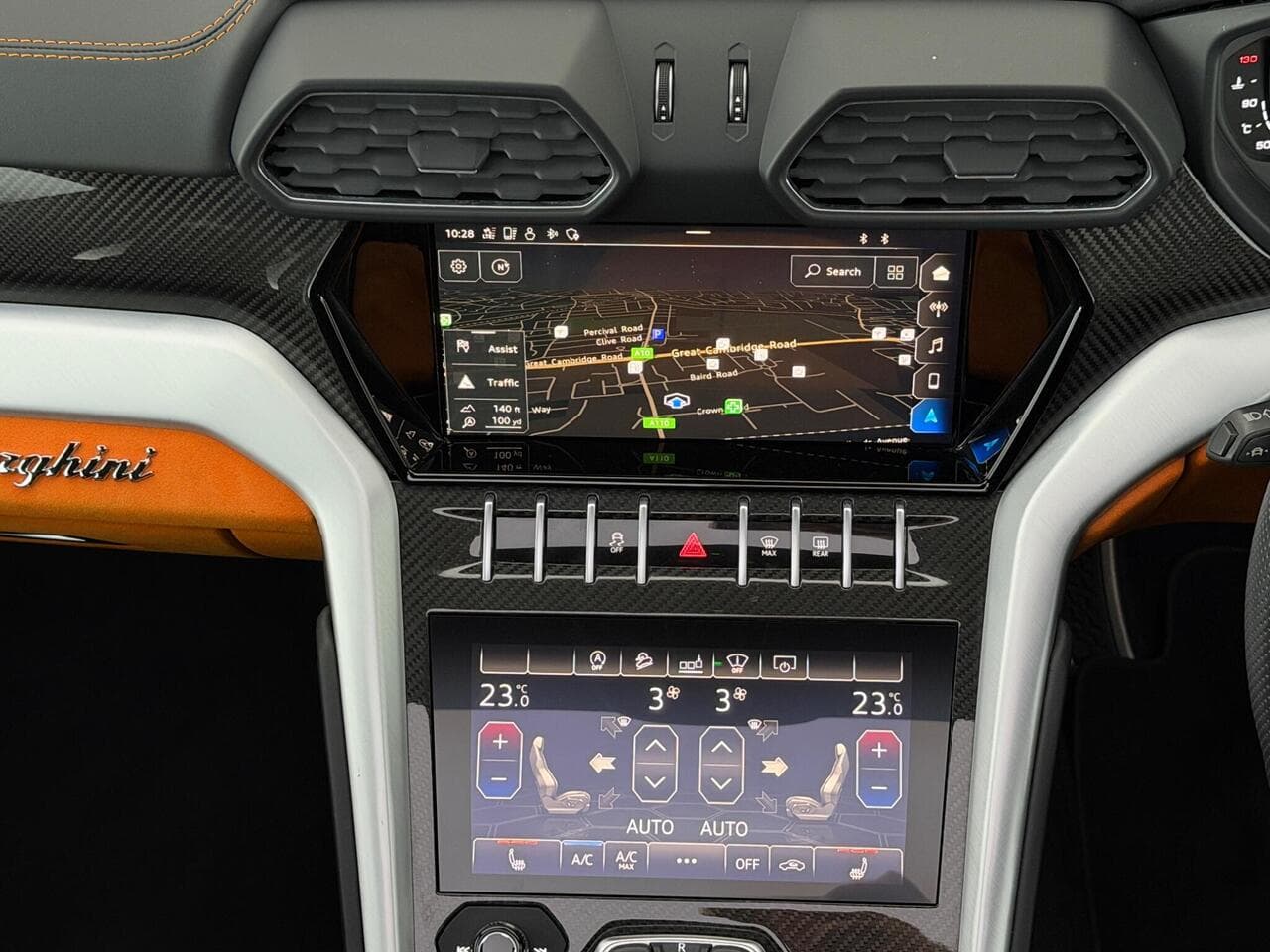 Lamborghini Urus thumbnail Infotainment System